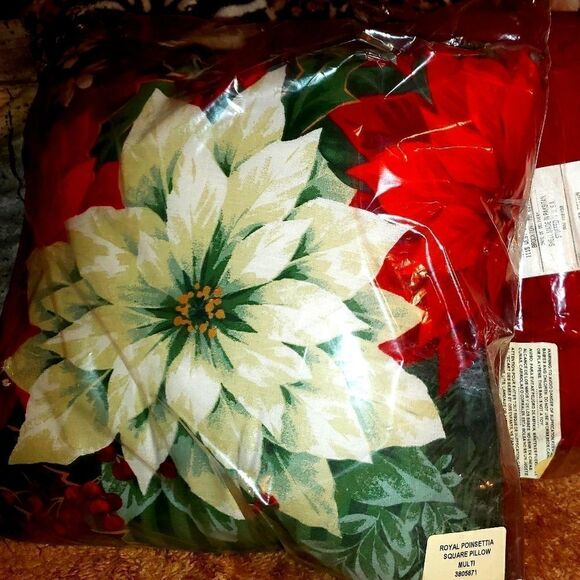 (2) Poinsettias throw pillows - Picture 1 of 2